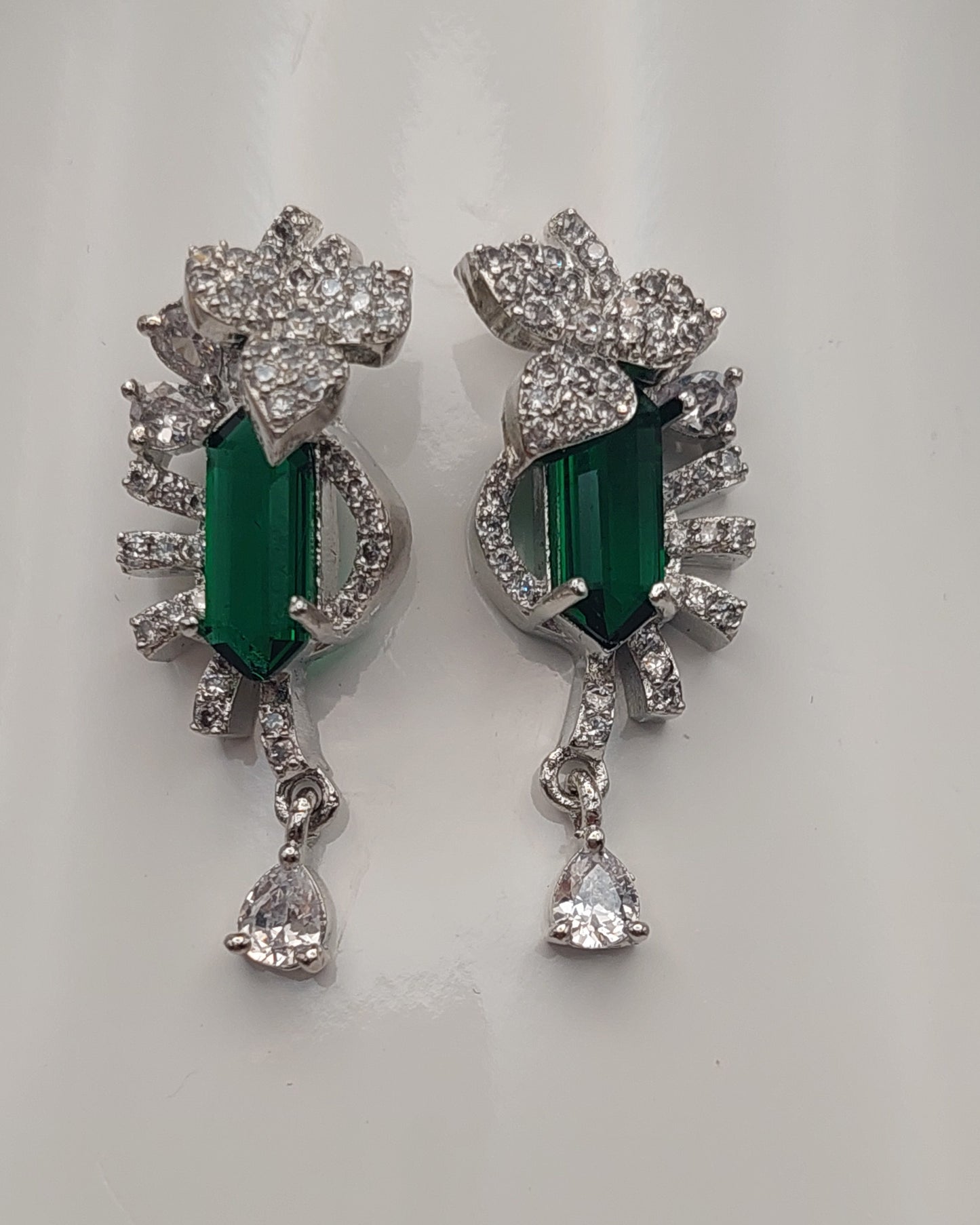 Elegant Green Stone & White Crystal Drop Earrings – Silver Finish